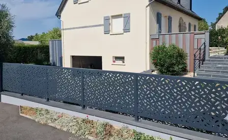 auvent métallique à Château-Gontier-sur-Mayenne - image 4