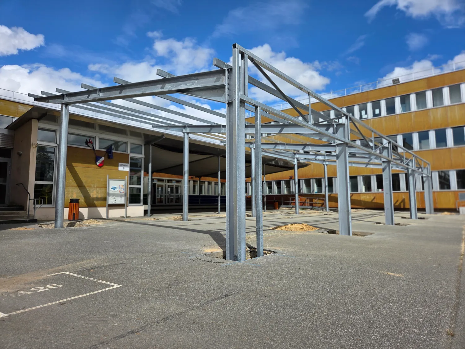 auvent metallique vitre